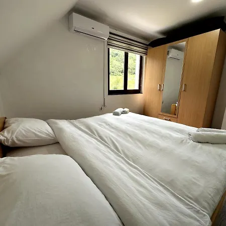 빌라 Rijeka - Spacious 4br With Jacuzzi And Pool Kijevo