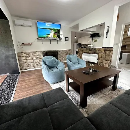 Rijeka - Spacious 4br With Jacuzzi And Pool *