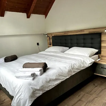 Rijeka - Spacious 4br With Jacuzzi And Pool