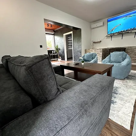 Rijeka - Spacious 4br With Jacuzzi And Pool 빌라 Kijevo