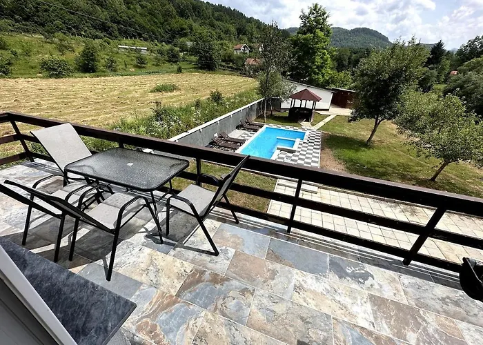 Villa Rijeka - Spacious 4br With Jacuzzi And Pool