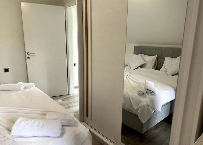 Villa Rijeka - Spacious 4br With Jacuzzi And Pool Kijevo