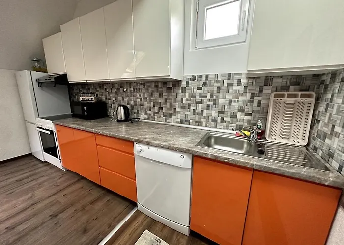 Villa Rijeka - Spacious 4br With Jacuzzi And Pool *