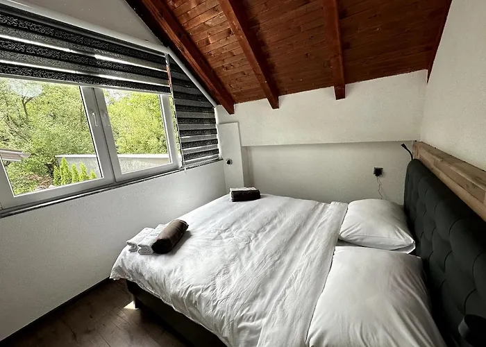 Villa Rijeka - Spacious 4br With Jacuzzi And Pool