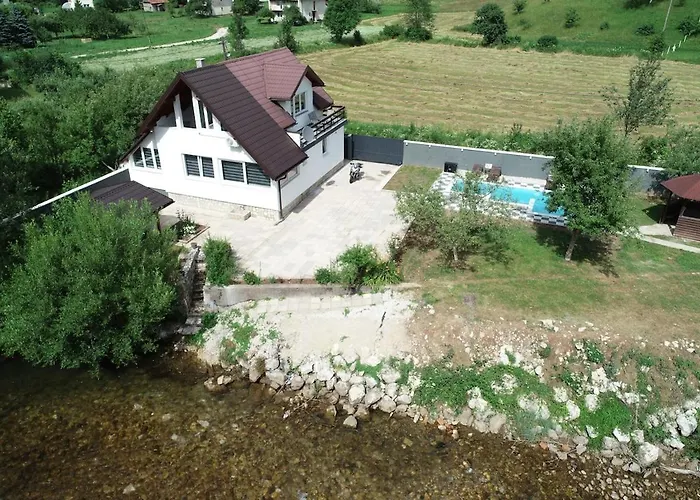 Rijeka - Spacious 4br With Jacuzzi And Pool Villa