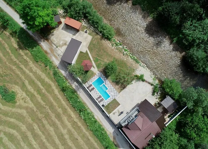 Villa Rijeka - Spacious 4br With Jacuzzi And Pool Kijevo