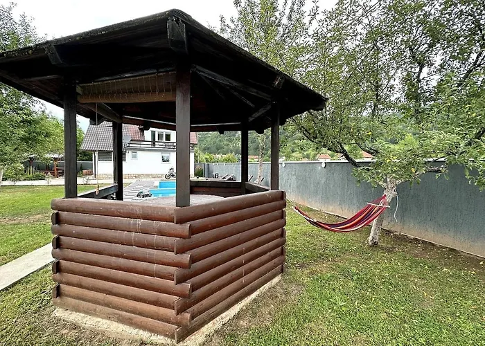 Villa Rijeka - Spacious 4br With Jacuzzi And Pool