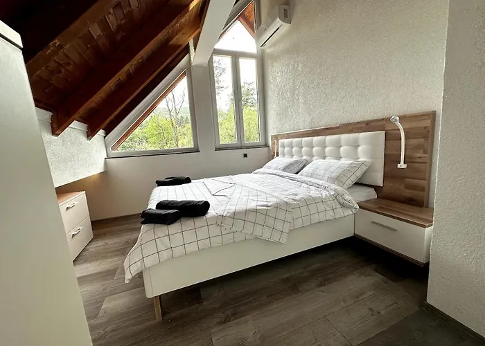 Villa Rijeka - Spacious 4br With Jacuzzi And Pool