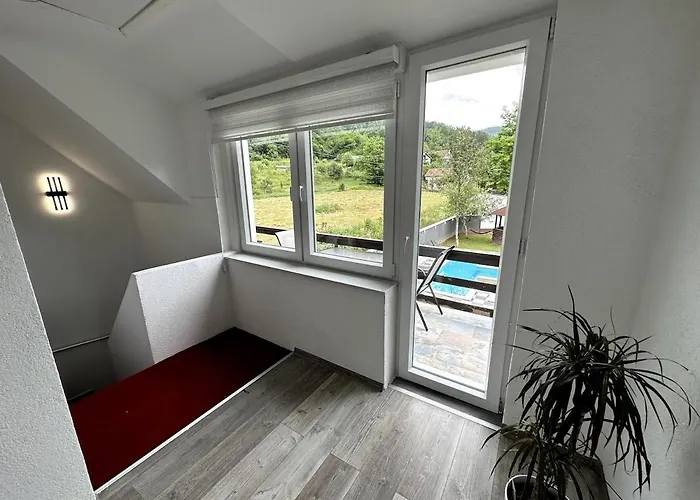 Villa Rijeka - Spacious 4br With Jacuzzi And Pool Kijevo