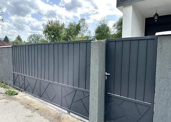 Villa Rijeka - Spacious 4br With Jacuzzi And Pool Kijevo