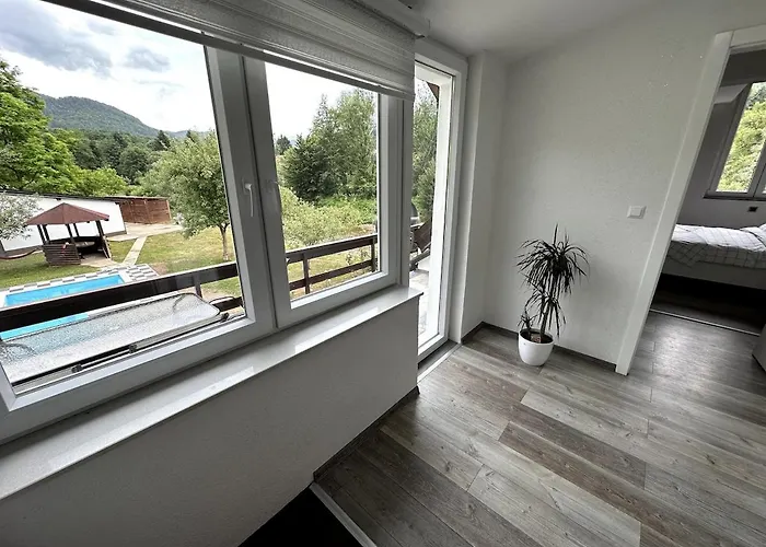 Villa Rijeka - Spacious 4br With Jacuzzi And Pool Kijevo