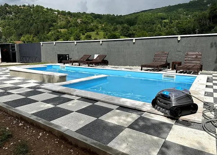 Villa Rijeka - Spacious 4br With Jacuzzi And Pool Kijevo