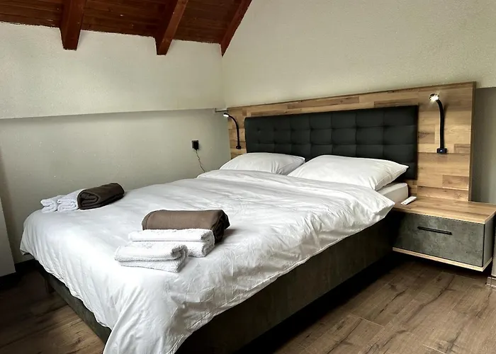 Rijeka - Spacious 4br With Jacuzzi And Pool