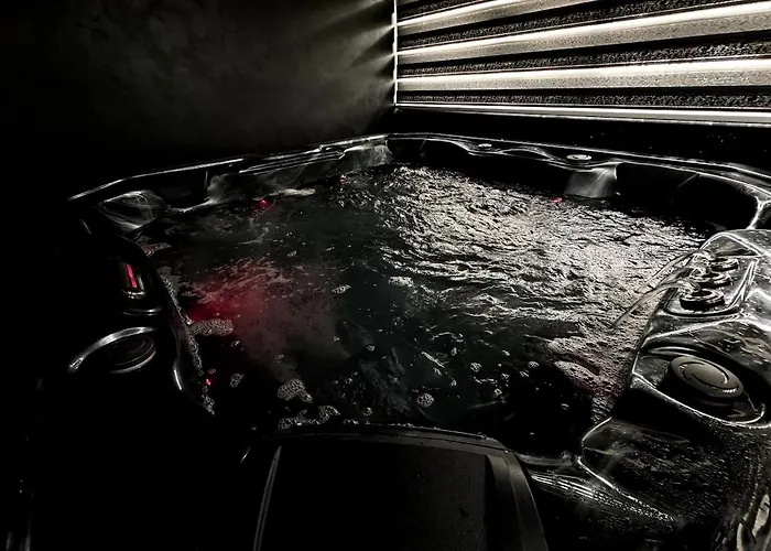 Villa Rijeka - Spacious 4br With Jacuzzi And Pool