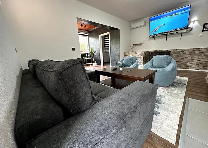 Rijeka - Spacious 4br With Jacuzzi And Pool Villa Kijevo